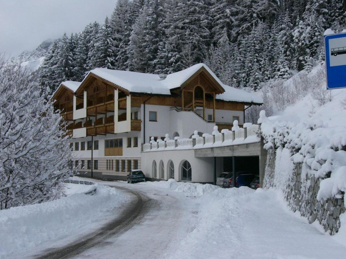 Hotel Kranebitt Val di Vizze Bagian luar foto