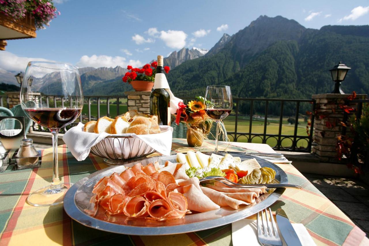 Hotel Kranebitt Val di Vizze Bagian luar foto