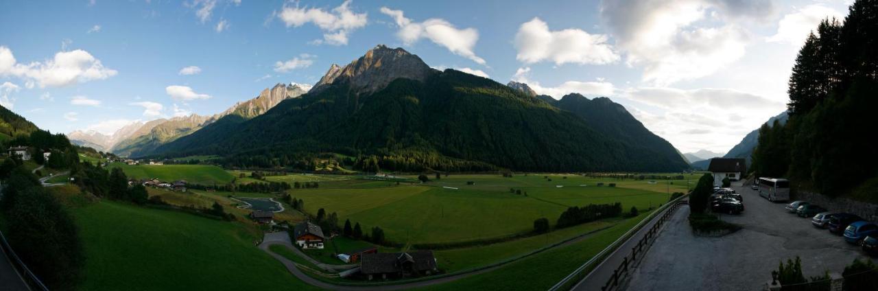 Hotel Kranebitt Val di Vizze Bagian luar foto