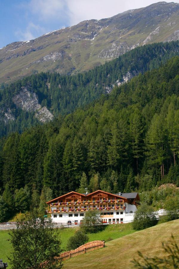 Hotel Kranebitt Val di Vizze Bagian luar foto