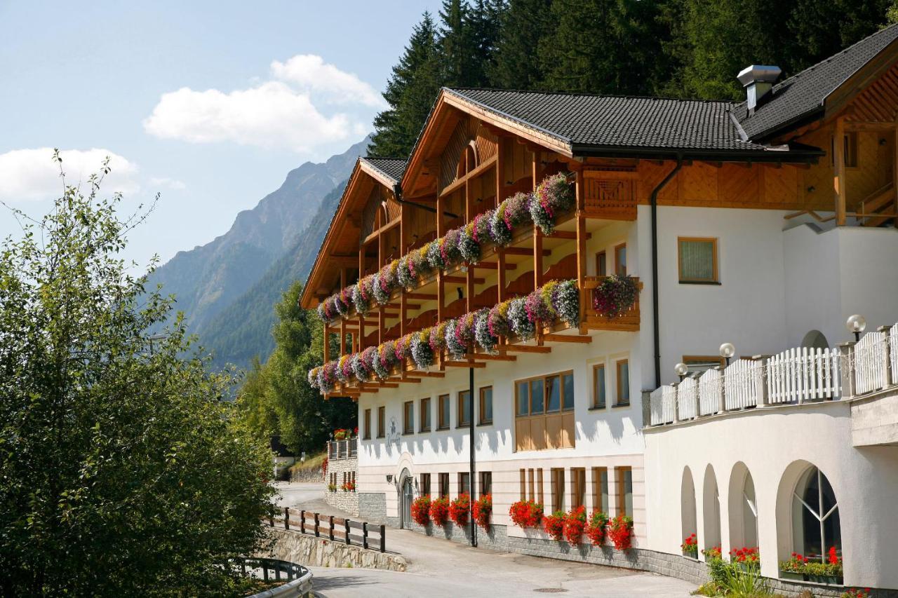 Hotel Kranebitt Val di Vizze Bagian luar foto