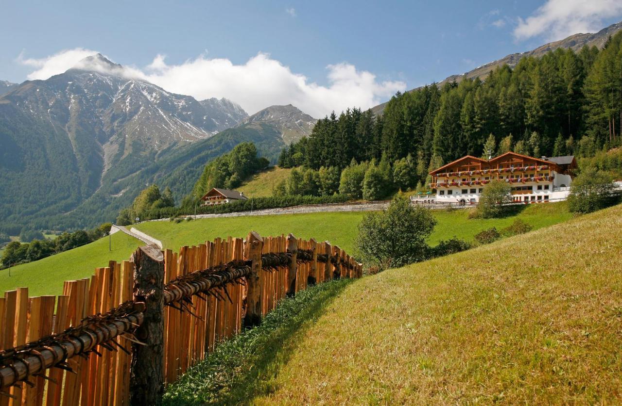 Hotel Kranebitt Val di Vizze Bagian luar foto
