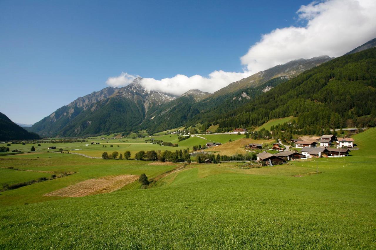 Hotel Kranebitt Val di Vizze Bagian luar foto