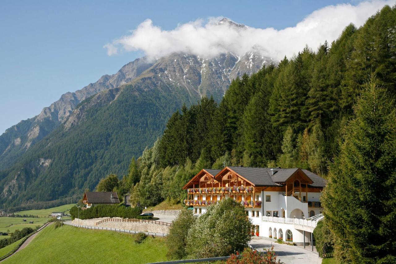 Hotel Kranebitt Val di Vizze Bagian luar foto