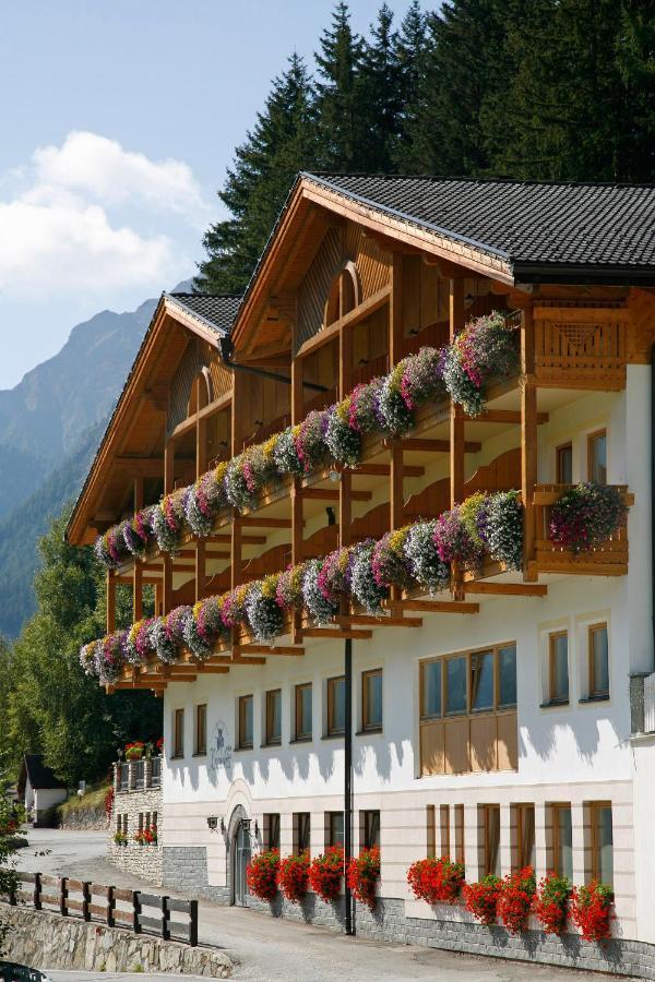 Hotel Kranebitt Val di Vizze Bagian luar foto