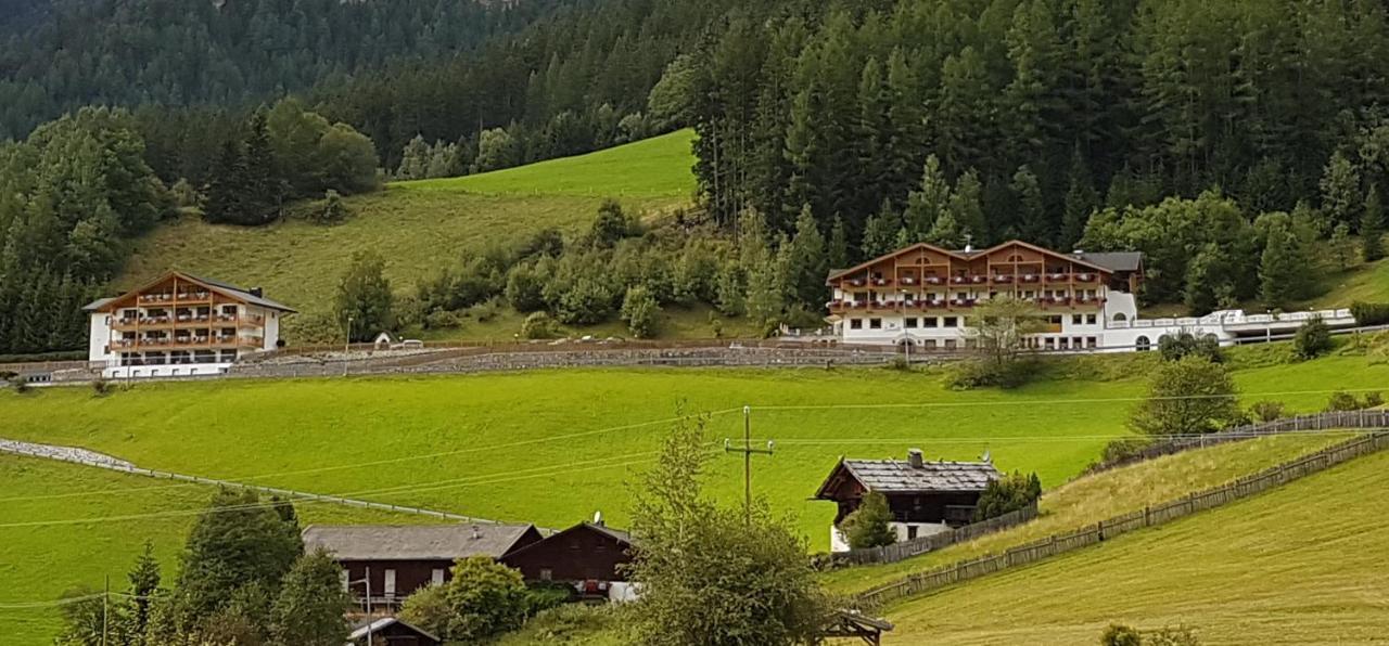 Hotel Kranebitt Val di Vizze Bagian luar foto